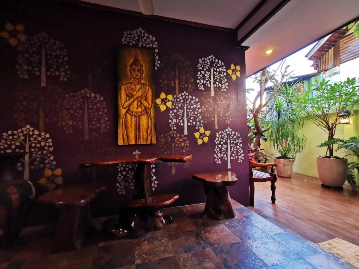 Tavee Guesthouse Bangkok Luaran gambar