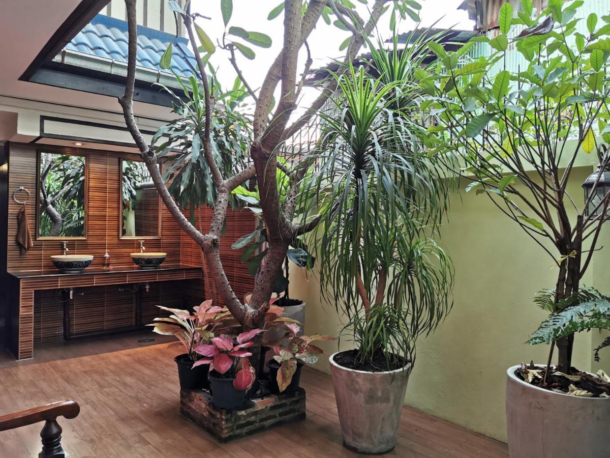 Tavee Guesthouse Bangkok Luaran gambar
