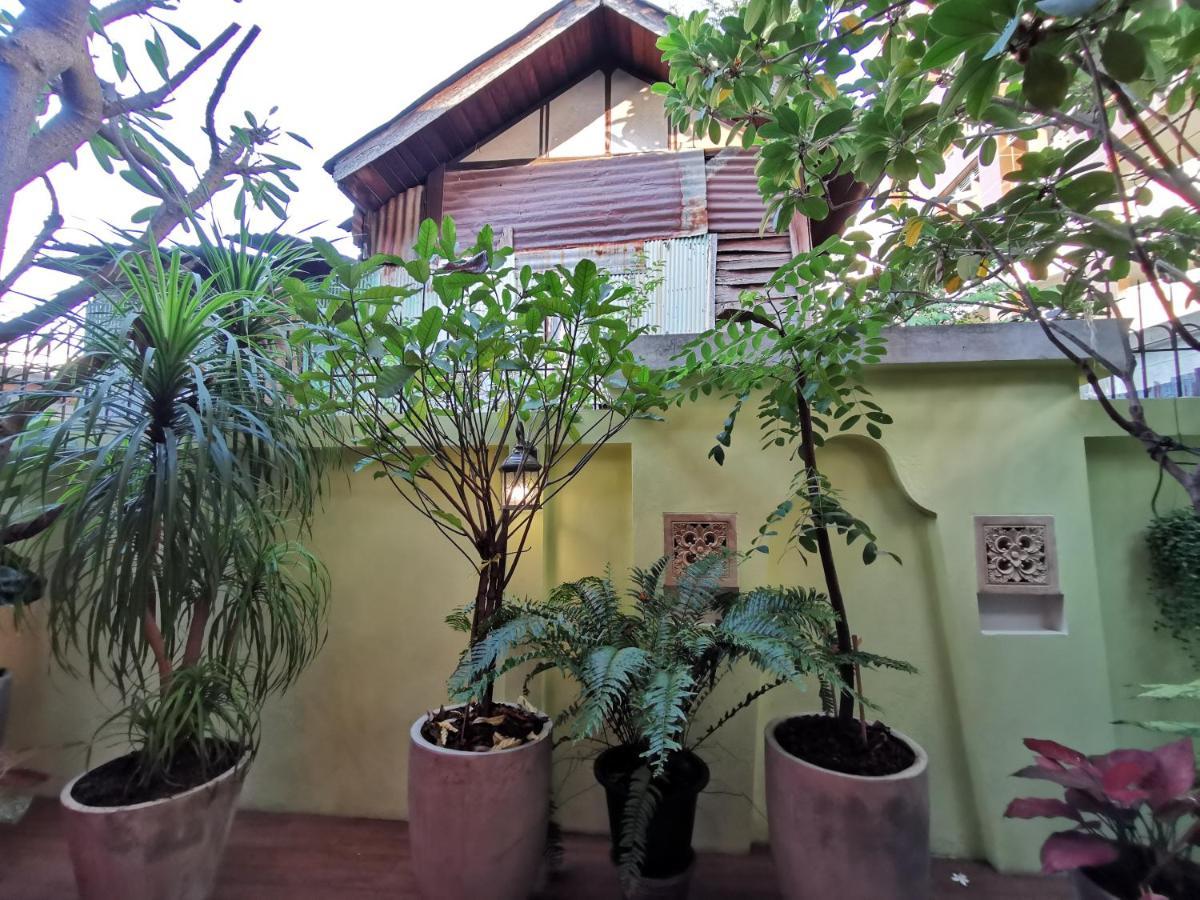Tavee Guesthouse Bangkok Luaran gambar