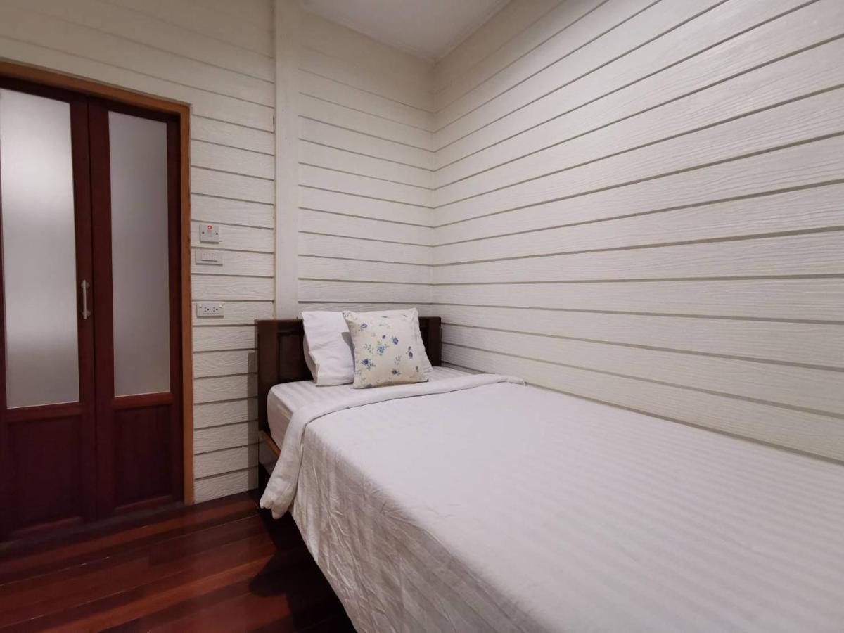 Tavee Guesthouse Bangkok Luaran gambar