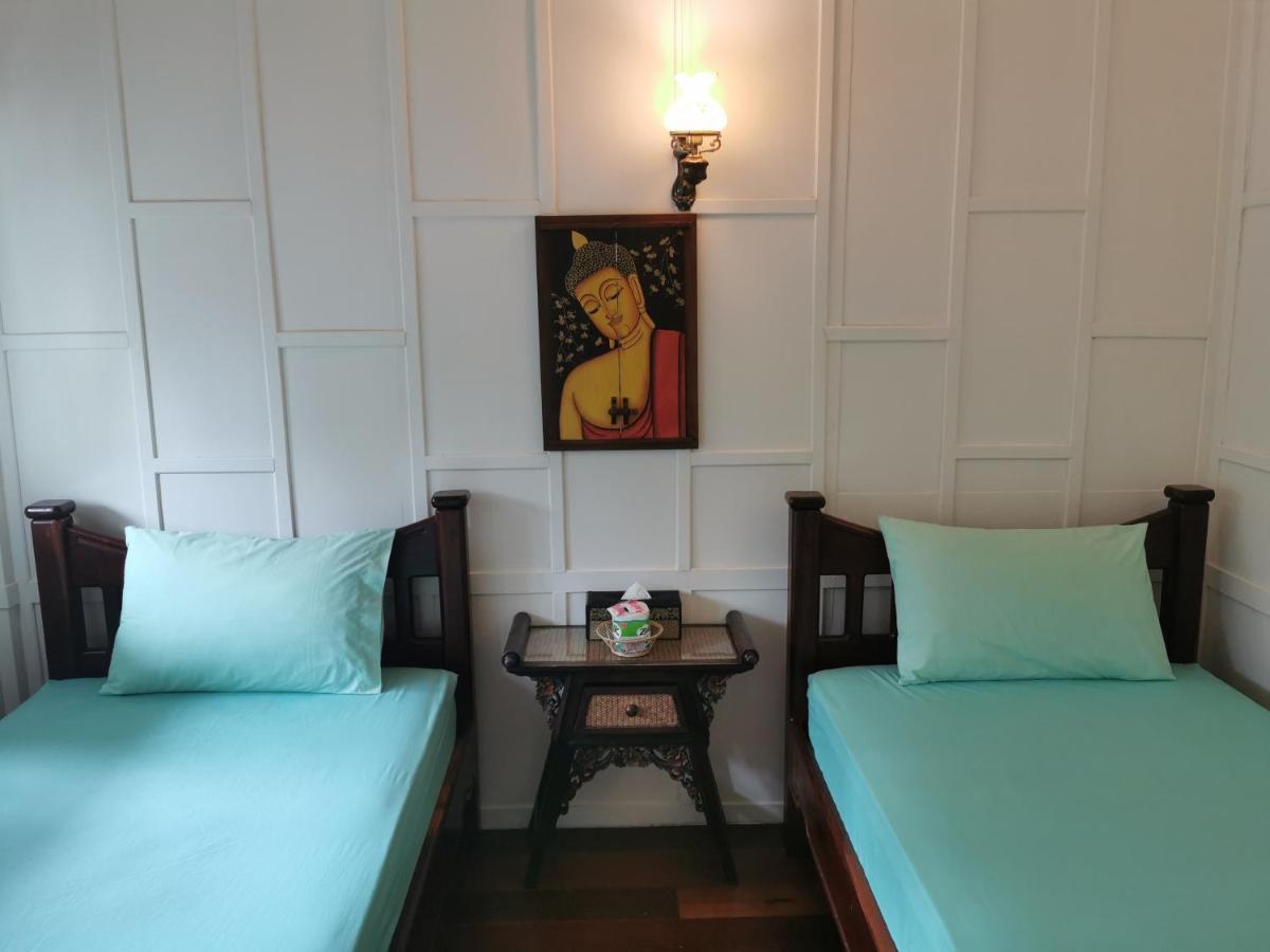 Tavee Guesthouse Bangkok Luaran gambar