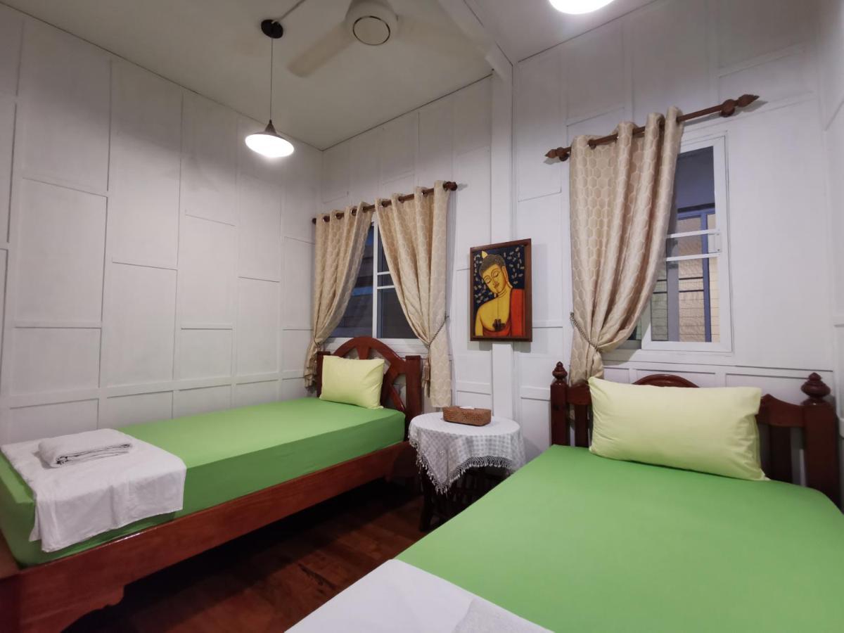 Tavee Guesthouse Bangkok Luaran gambar