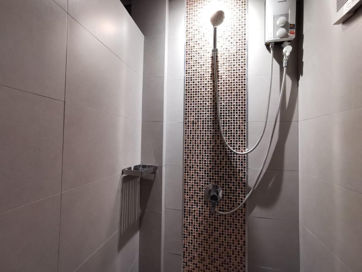 Tavee Guesthouse Bangkok Luaran gambar